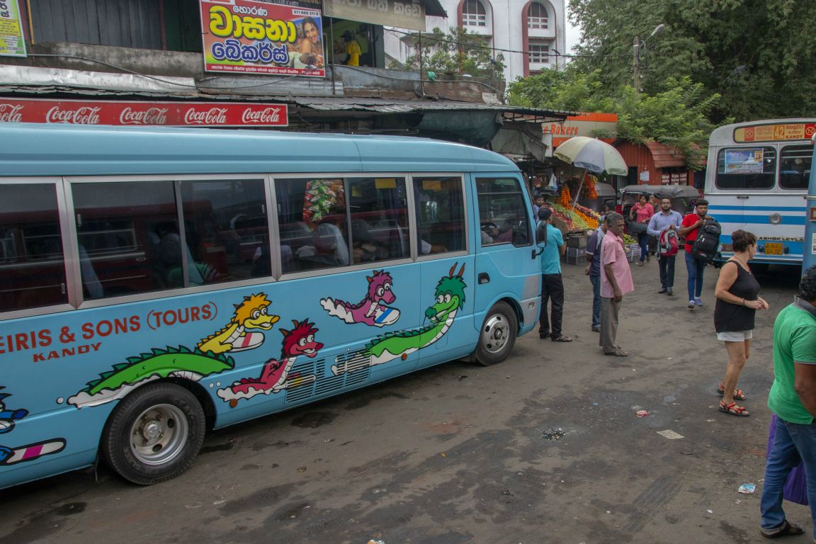 Výletní autobus